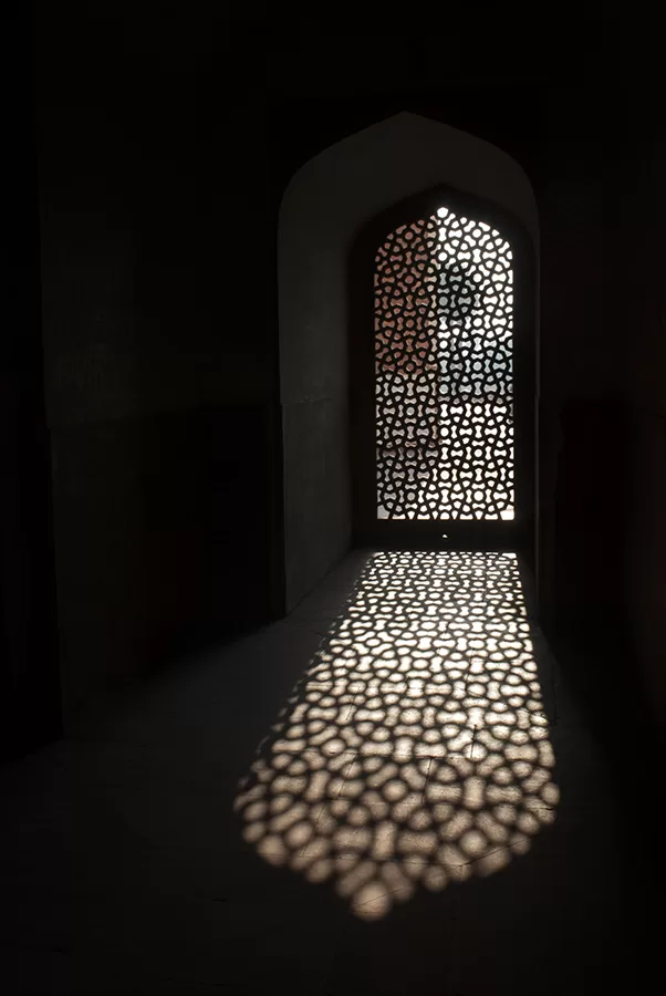 Hidden Glee windowdarkrails